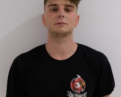 1 Mark PEČNIK (1998), sprejemalec